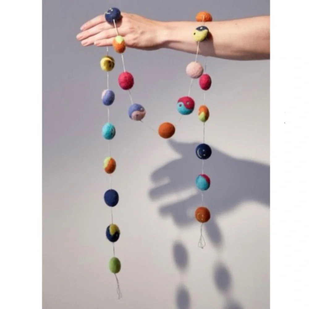 URBAN OUTFITTERS Felt Icon Garland
